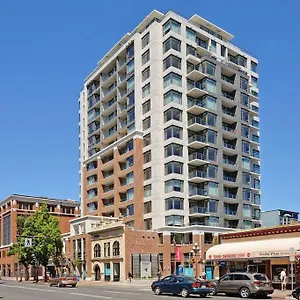 Modern 2 Bedroom Ocean Views Downtown Free Parking Apartment Victoria