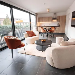 K&y 2 Brussels Airport 500m! Apartment Zaventem