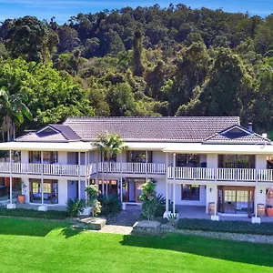 The Golden Whistler Holiday home Montville
